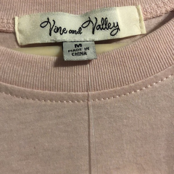 Cute Bow Tee - Picture 2 of 5